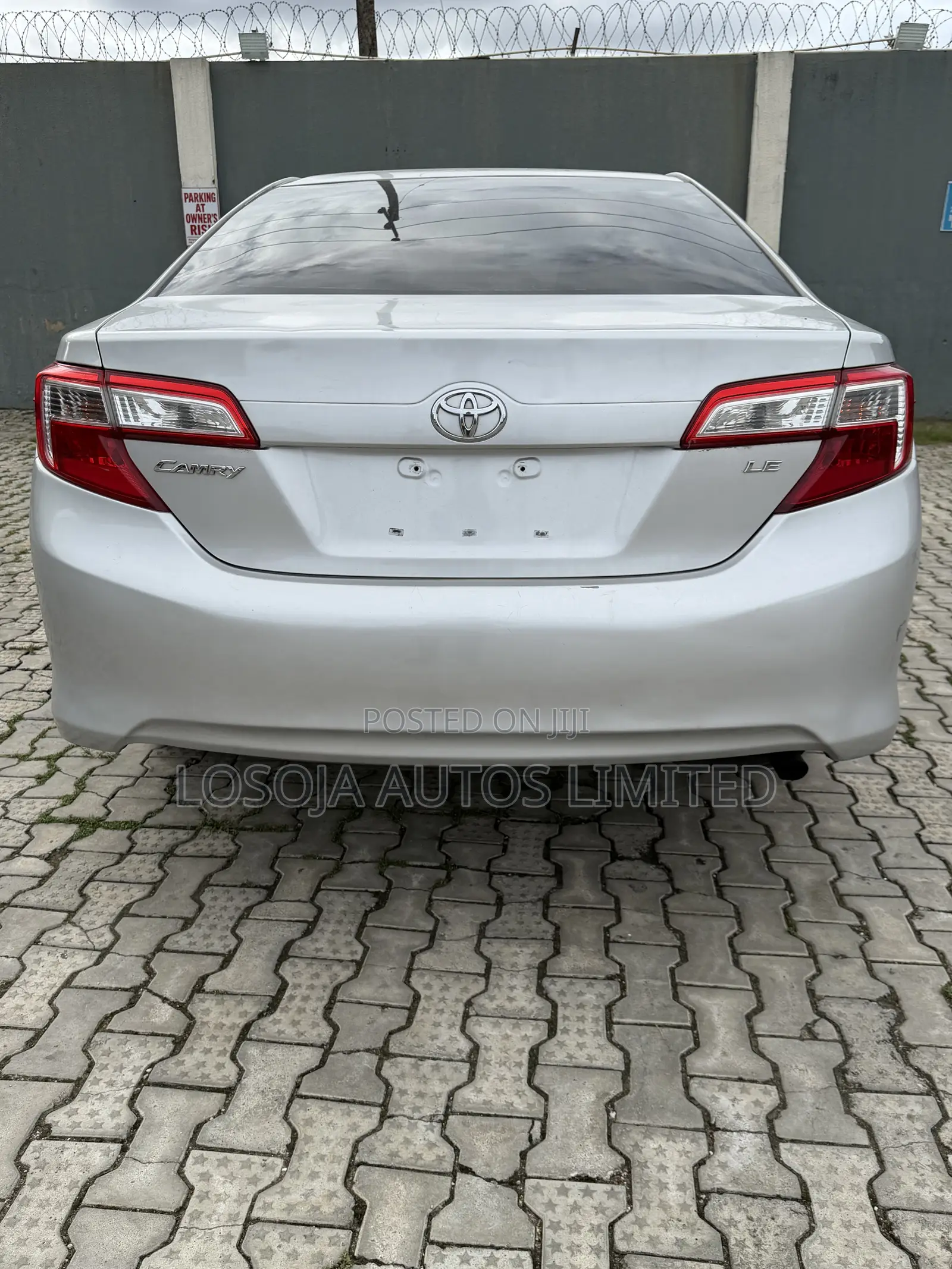 Toyota Camry LE 4dr Sedan (2.5L 4cyl 6A) 2014 Silver