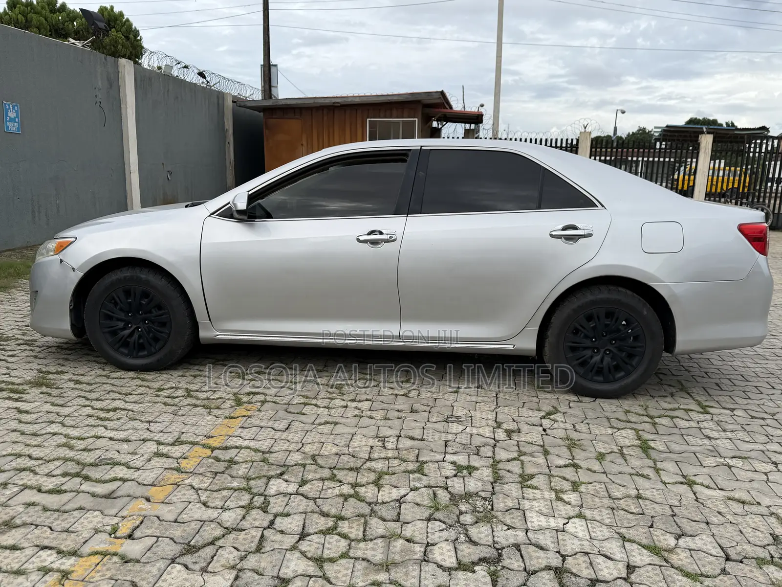 Toyota Camry LE 4dr Sedan (2.5L 4cyl 6A) 2014 Silver