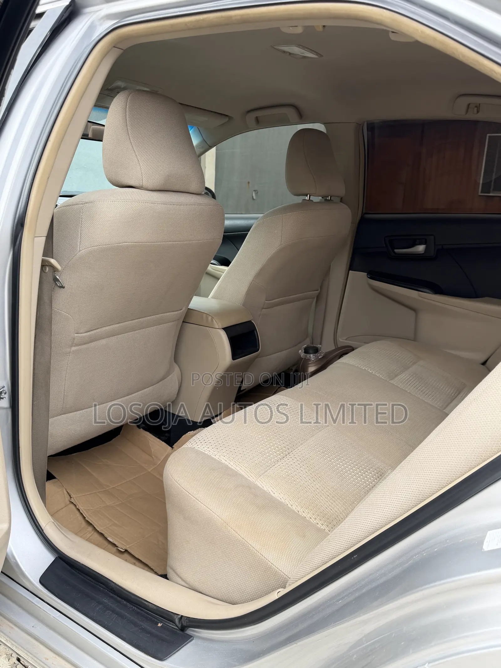 Toyota Camry LE 4dr Sedan (2.5L 4cyl 6A) 2014 Silver