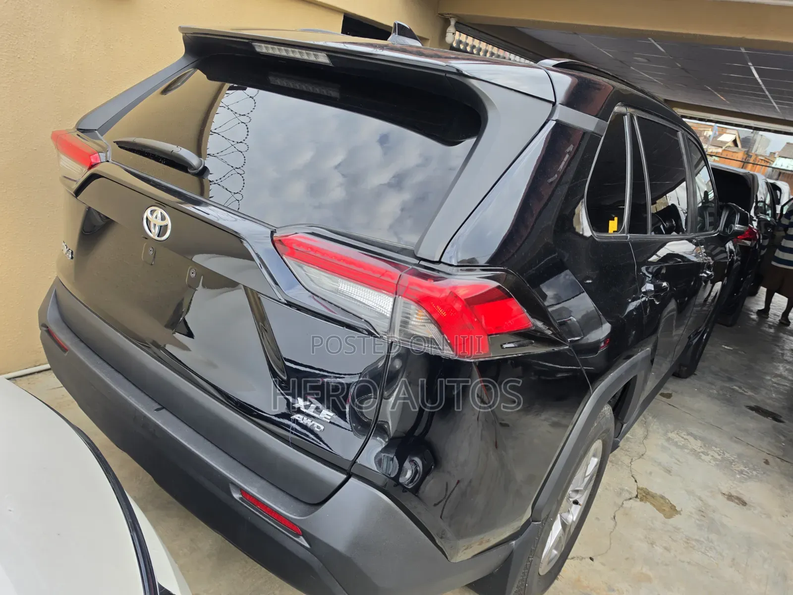 Toyota RAV4 XLE Premium 2021 Black