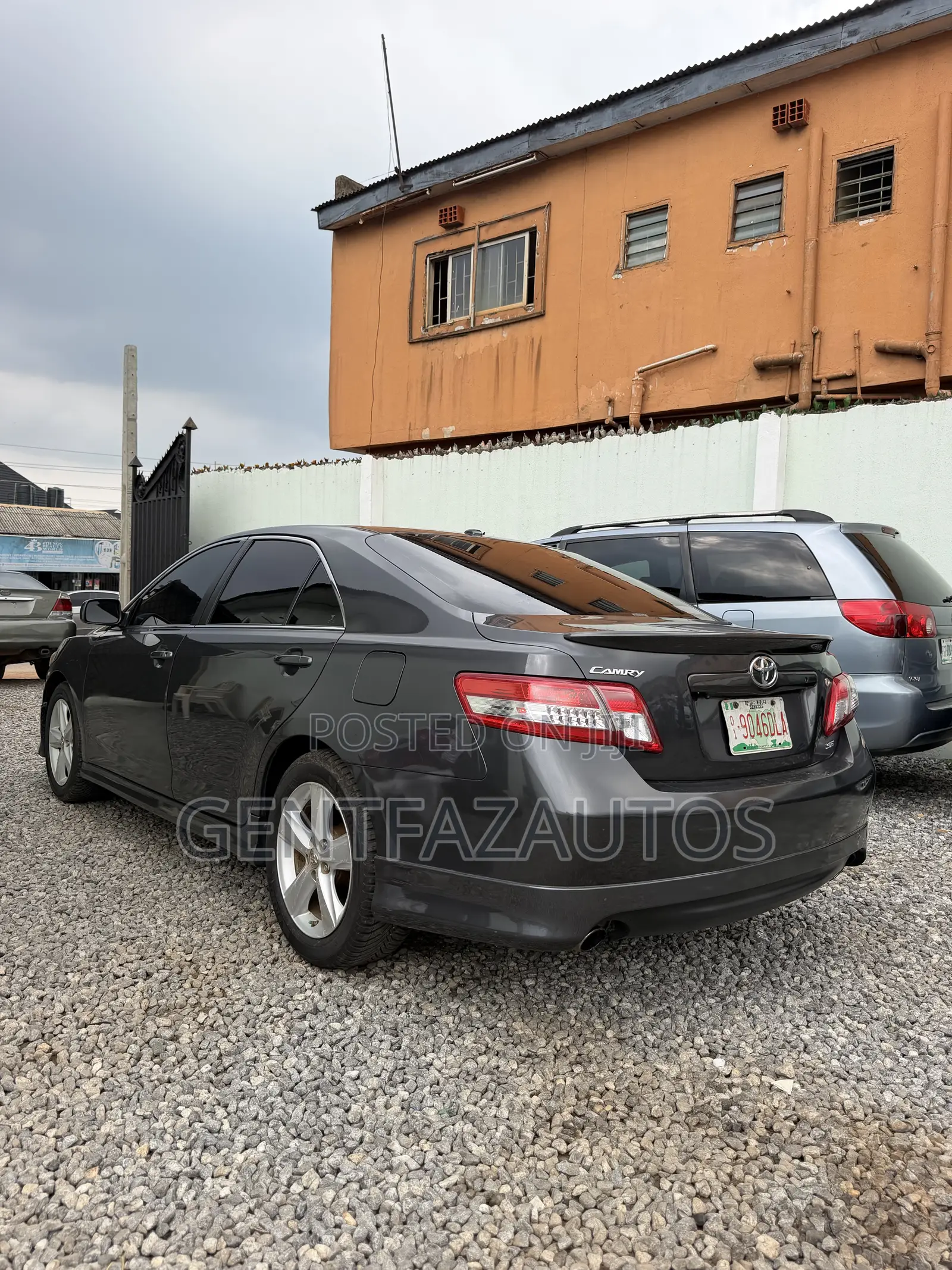 Toyota Camry SE 4dr Sedan (2.5L 4cyl 6A) 2011 Black