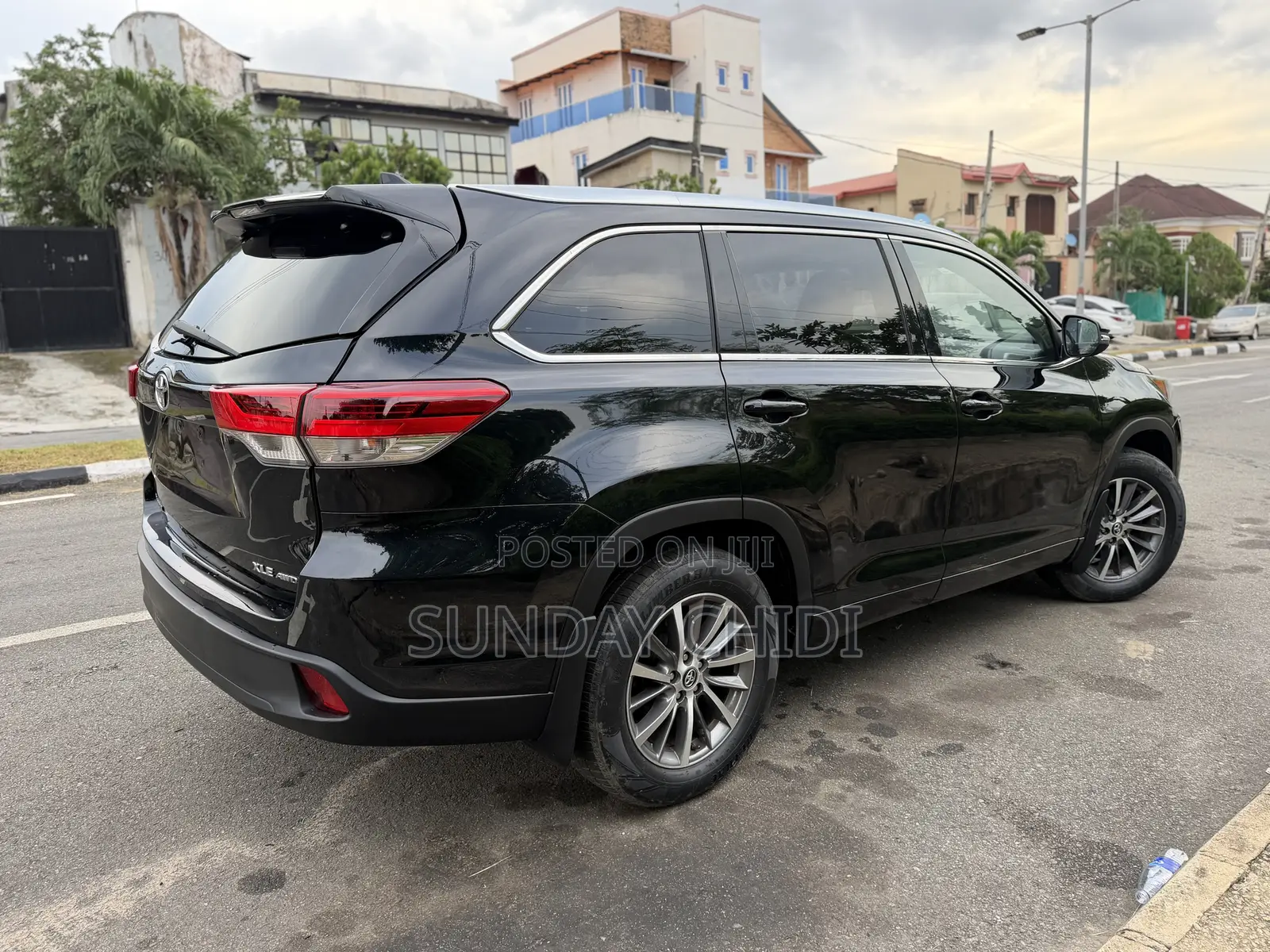 Toyota Highlander XLE 4x4 V6 (3.5L 6cyl 8A) 2018 Black