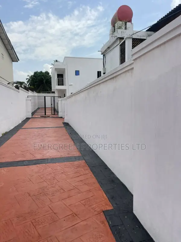 4bdrm Duplex in Akobo for sale