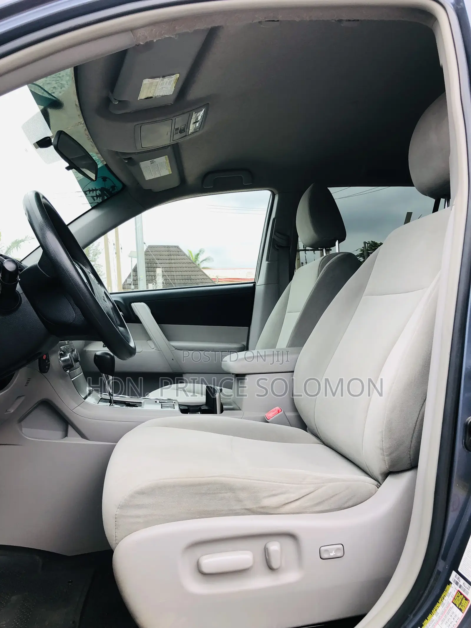 Toyota Highlander SE 2012 Blue
