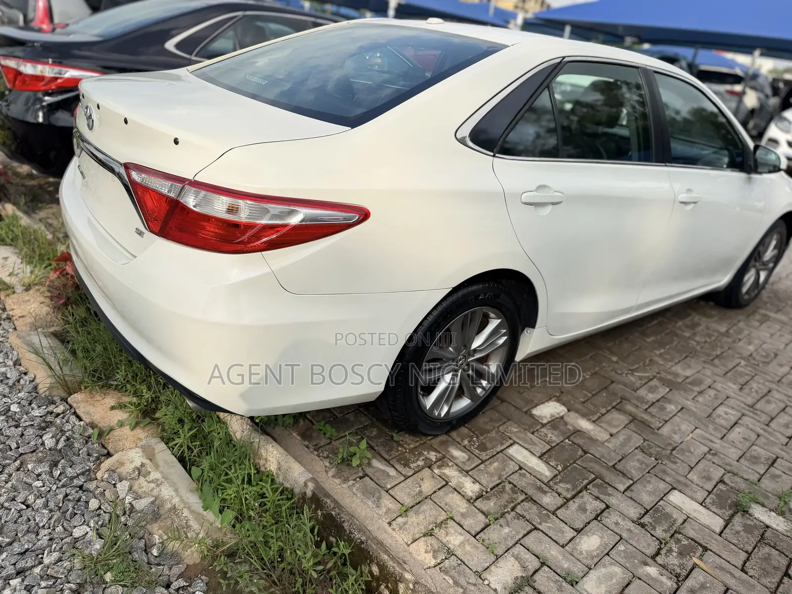 Toyota Camry SE 4dr Sedan (2.5L 4cyl 6A) 2015 White