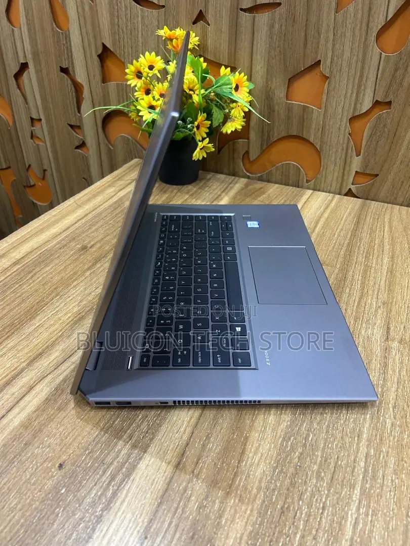 Laptop HP ZBook Studio G5 16GB Intel Core i9 SSD 512GB