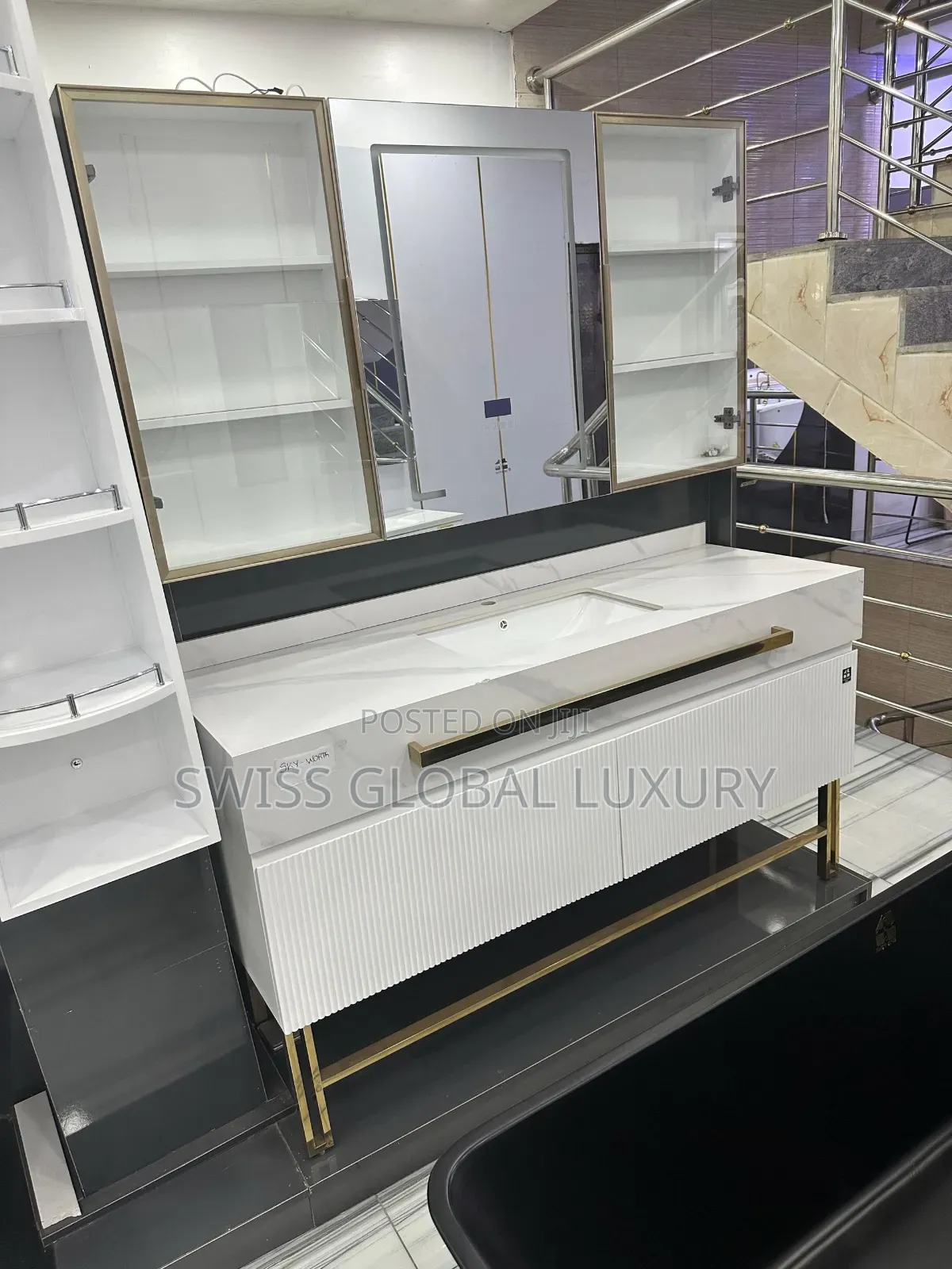 High Quality England Single Bowl Cabinet, Available in Black White