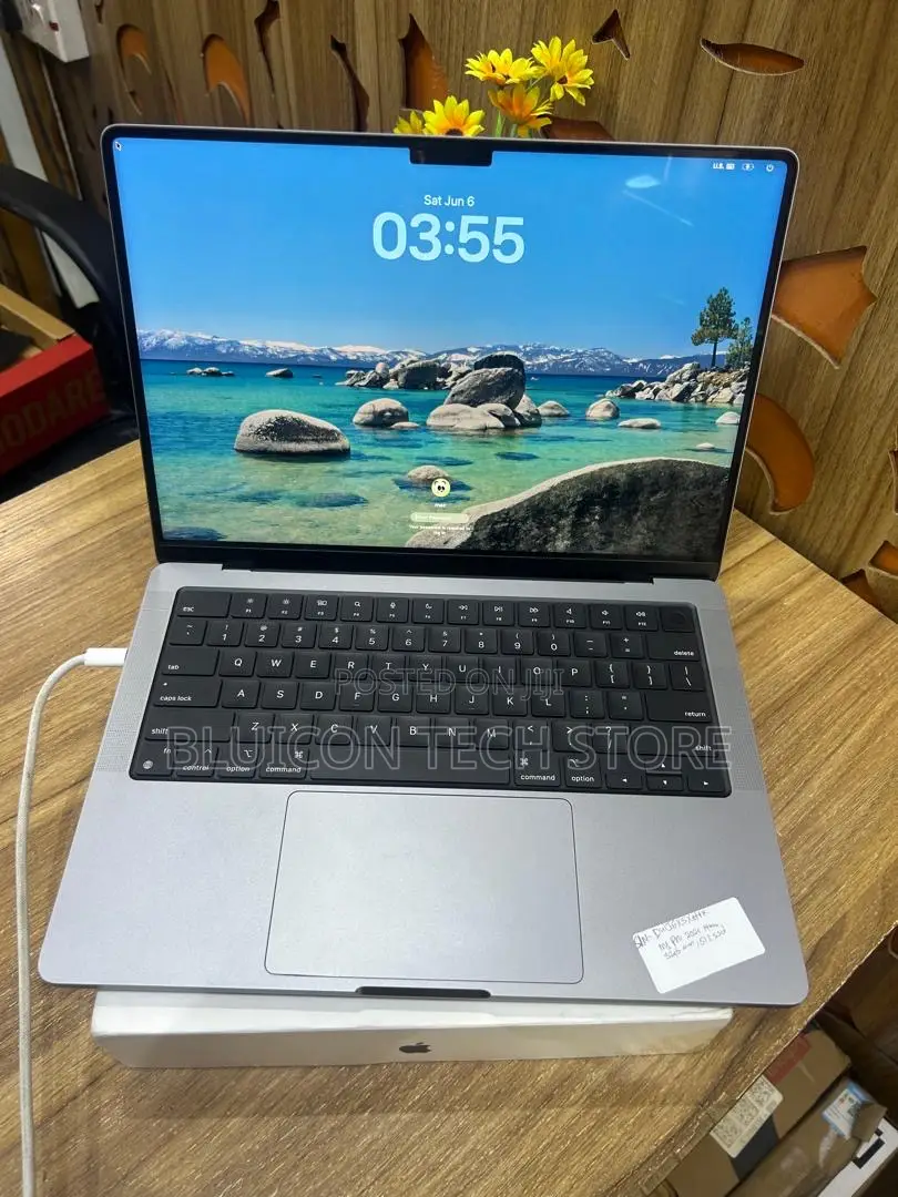 Laptop Apple MacBook Pro 2021 M1 32GB Apple M1 Pro SSD 512GB