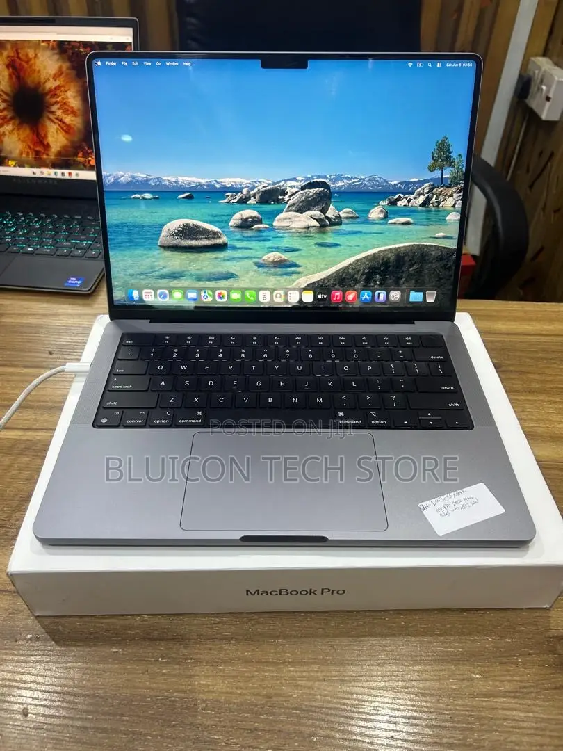 Laptop Apple MacBook Pro 2021 M1 32GB Apple M1 Pro SSD 512GB