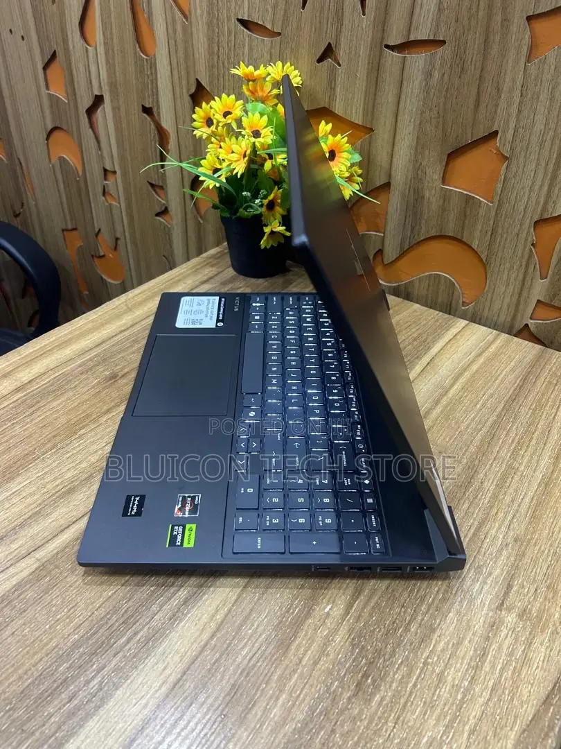 Laptop HP Victus 15 16GB AMD Ryzen 7 SSD 512GB
