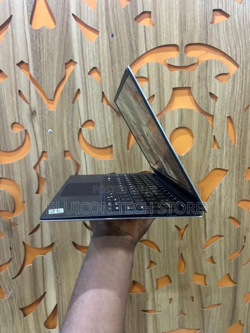 Laptop Dell XPS 13 7390 16GB Intel Core i7 SSD 256GB