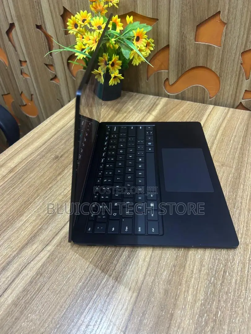 Laptop Microsoft Surface Laptop 5 16GB Intel Core i7 SSD 512GB