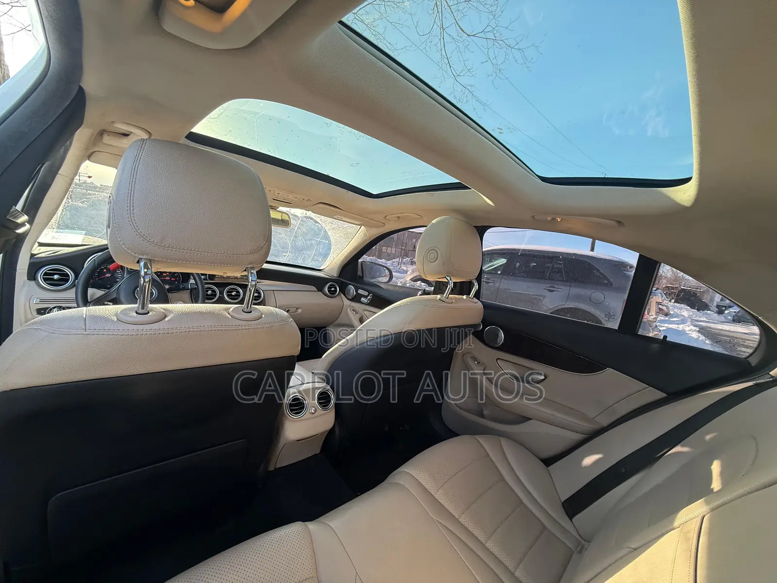 Mercedes-Benz C300 Luxury Sedan RWD (2.0L 4cyl 7A) 2017 White
