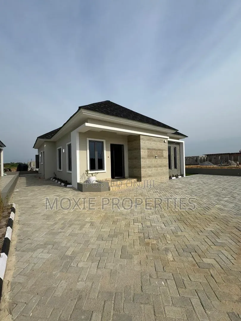 3bdrm Bungalow in Celebration Green, Eleko for sale