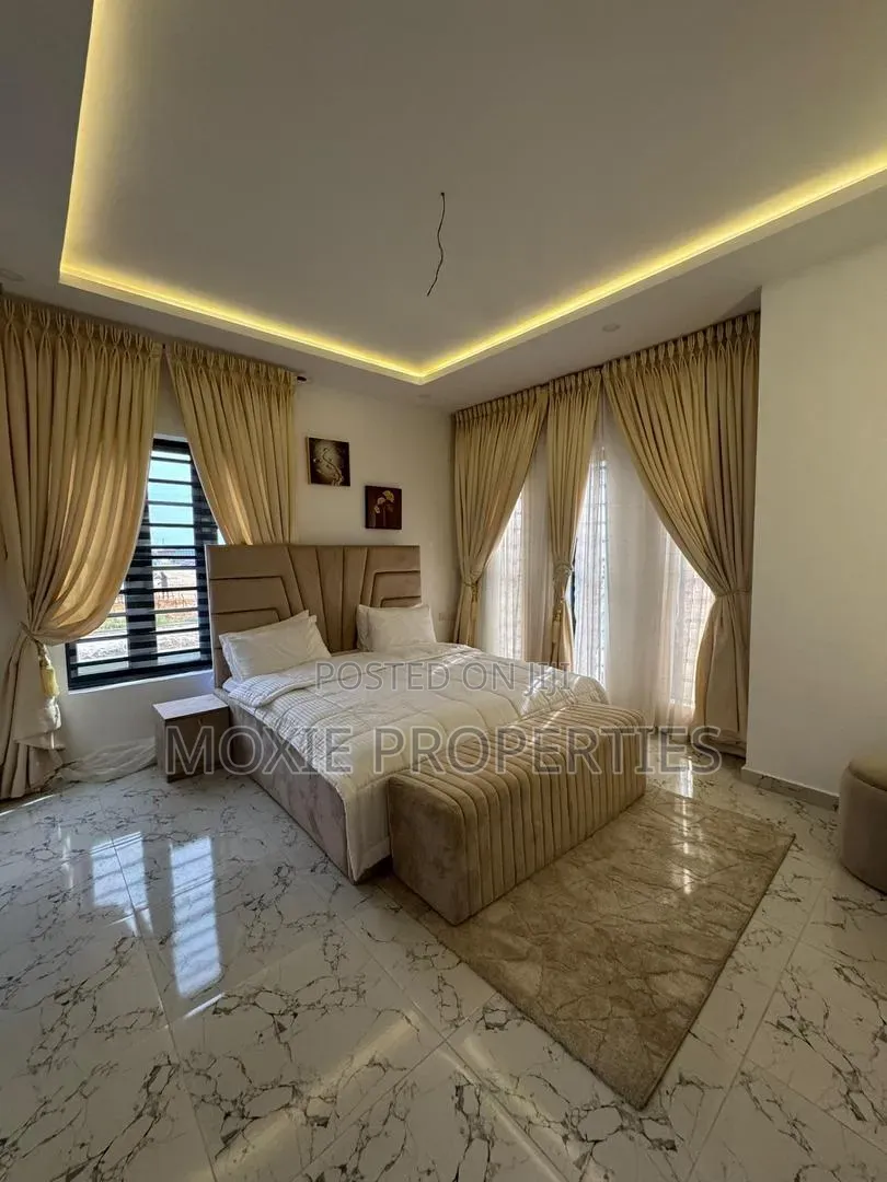 3bdrm Bungalow in Celebration Green, Eleko for sale
