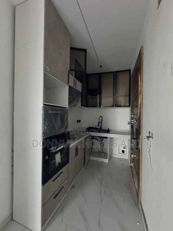Mini Flat in Lekki Phase 1 for rent