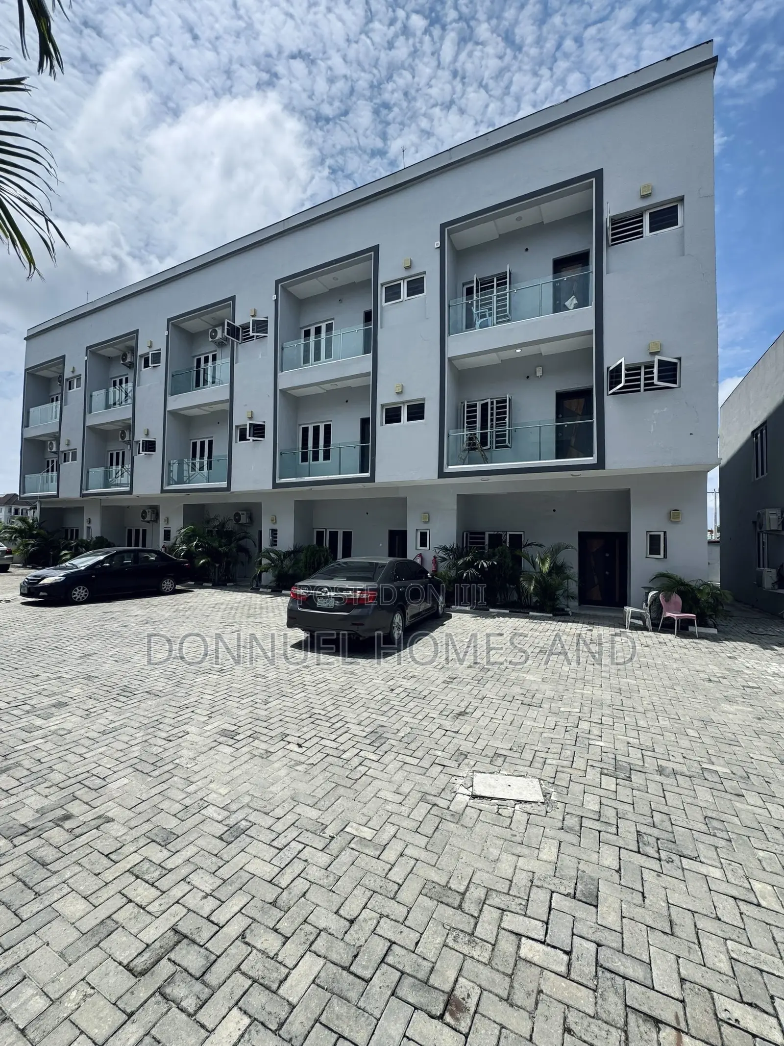 4bdrm Townhouse / Terrace in Lekki Expressway for rent