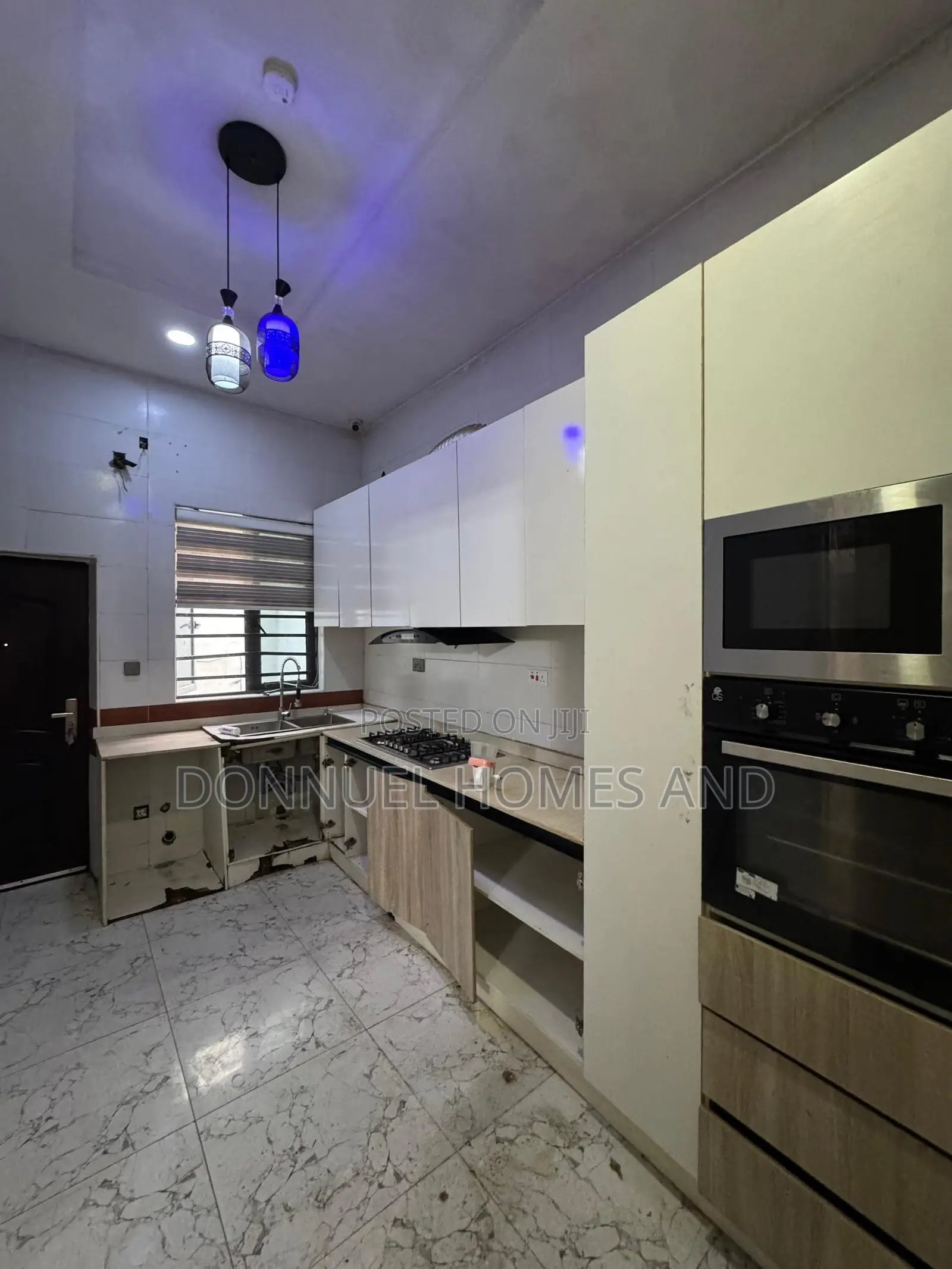 4bdrm Townhouse / Terrace in Lekki Expressway for rent