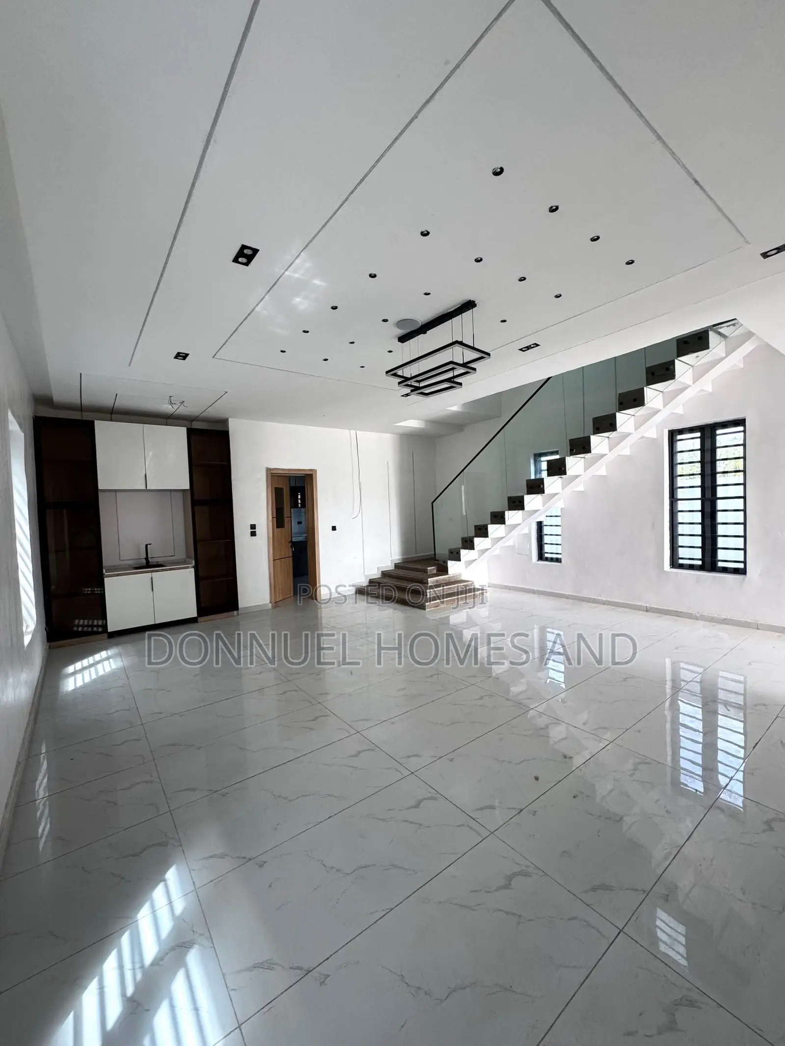 5bdrm Duplex in Ilaje for rent