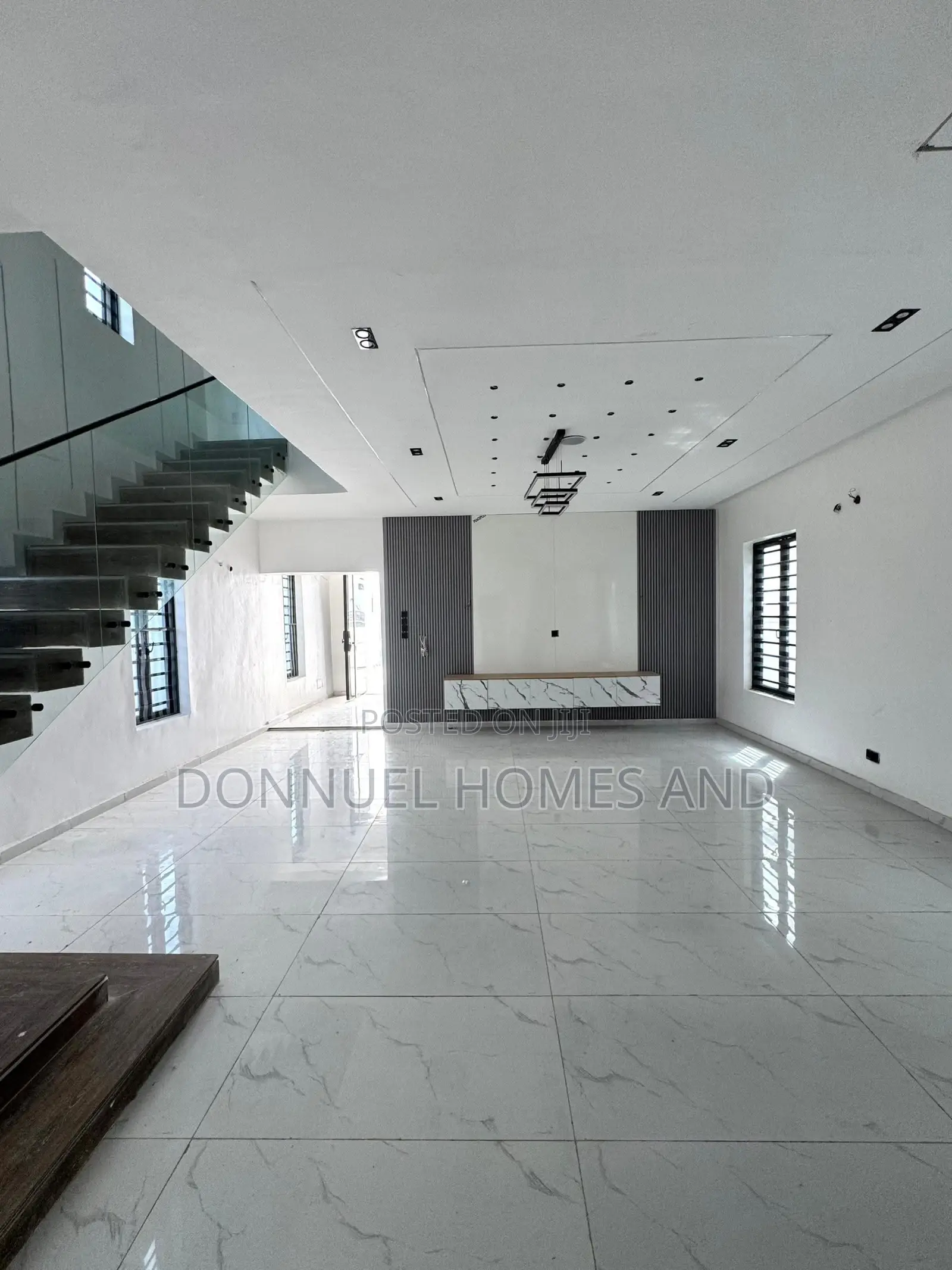 5bdrm Duplex in Ilaje for rent