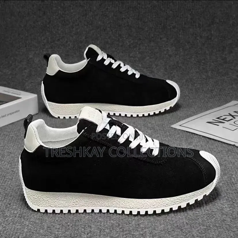 Luxury Et Quality Assured Unisex Sneakers