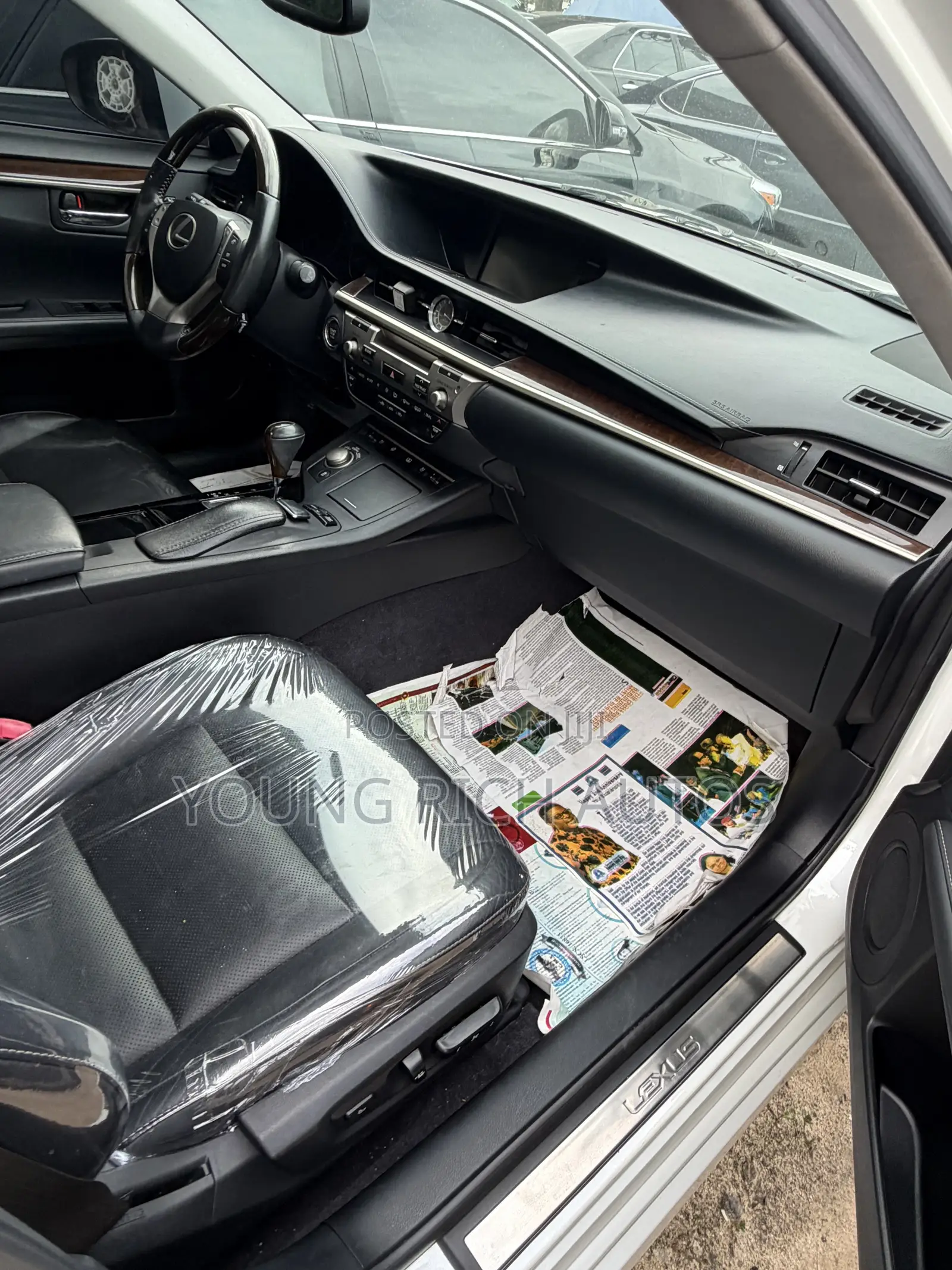 Lexus ES 350 FWD 2014 White