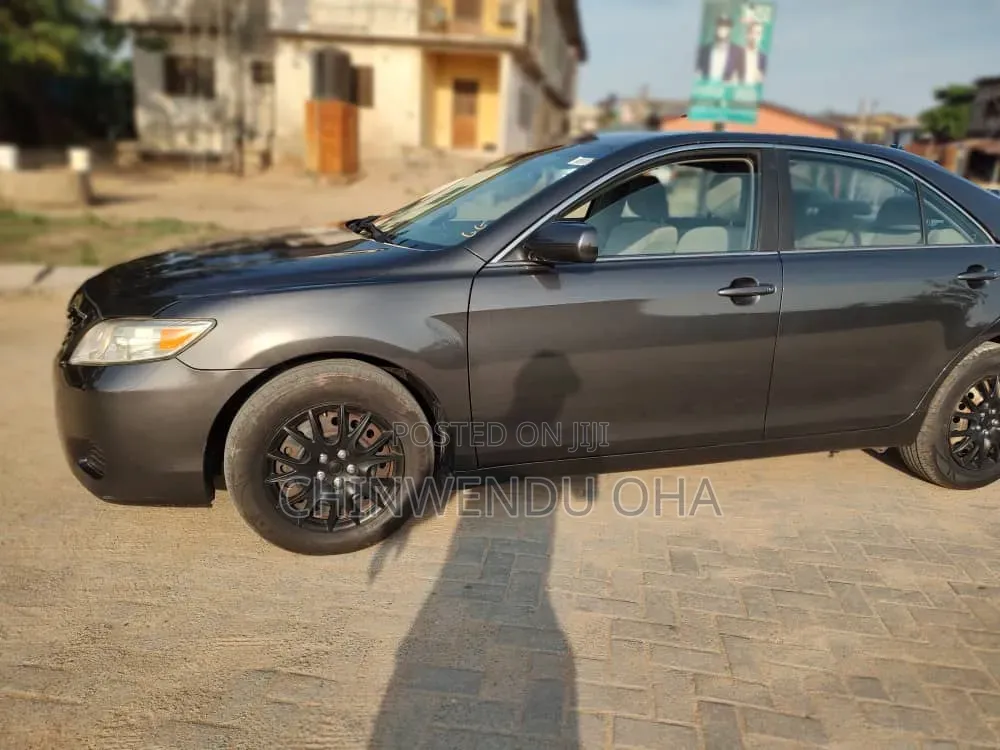 Toyota Camry 2010 Gray