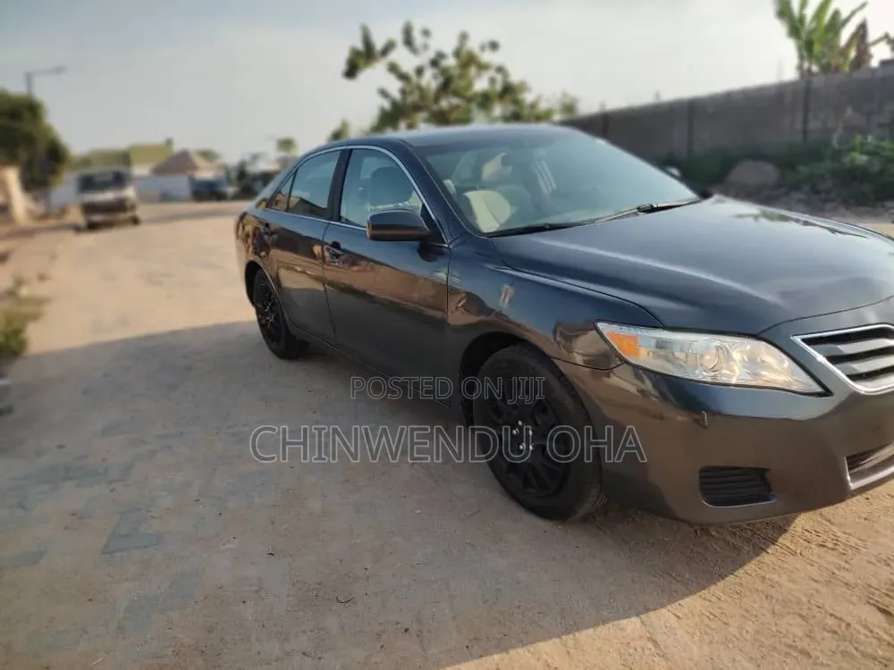 Toyota Camry 2010 Gray