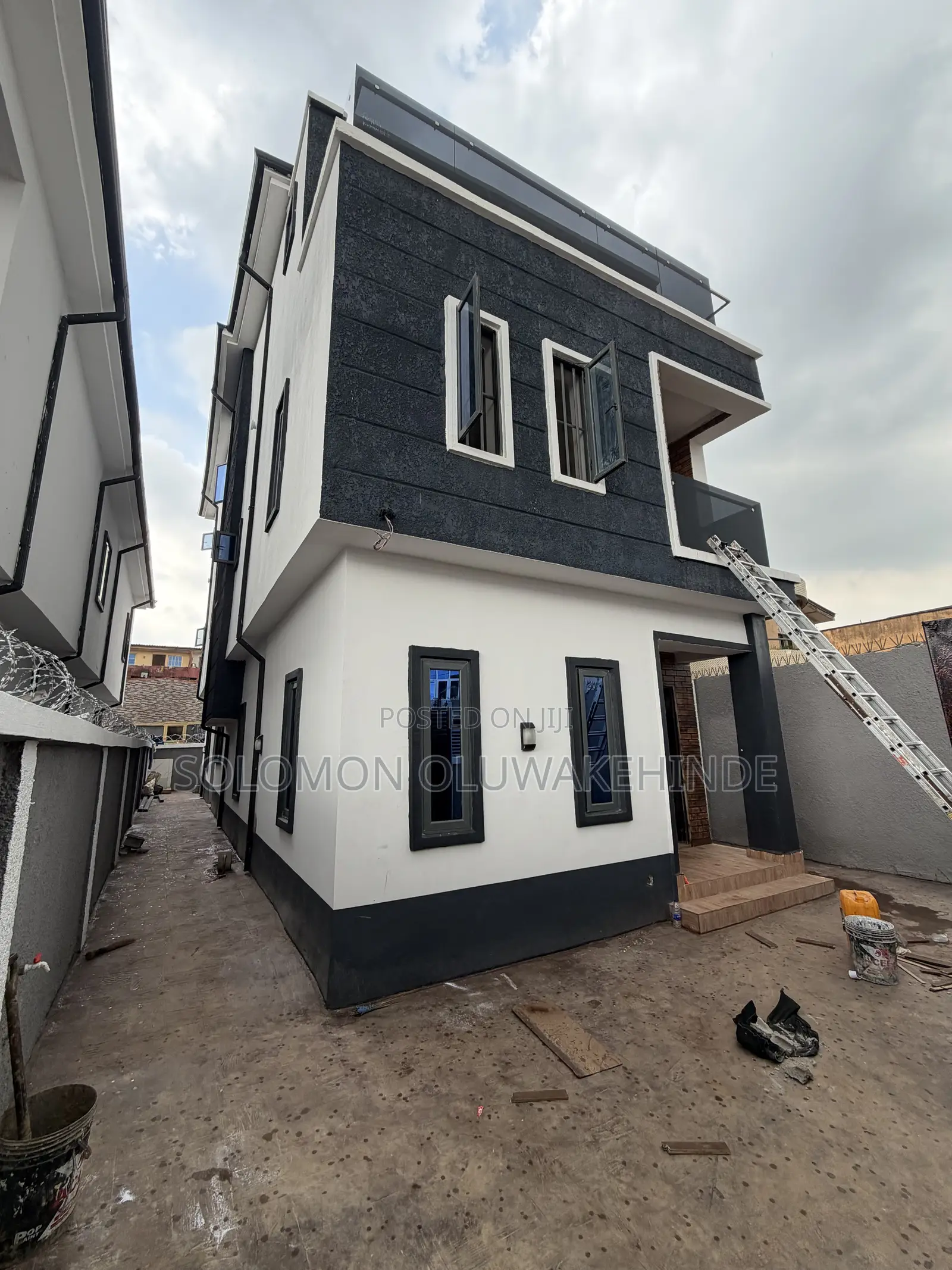 4bdrm Duplex in Gowon Estate, Alimosho for sale