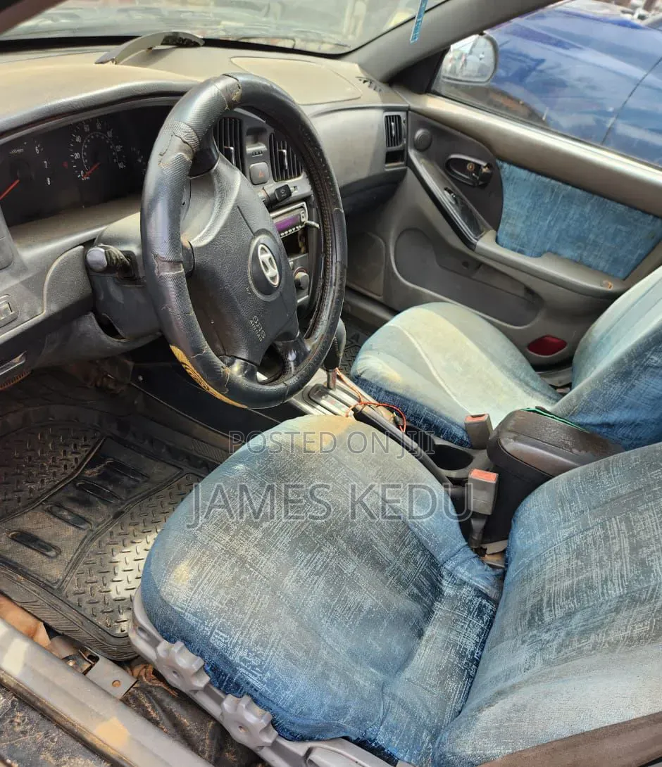 Hyundai Elantra 2004 Silver
