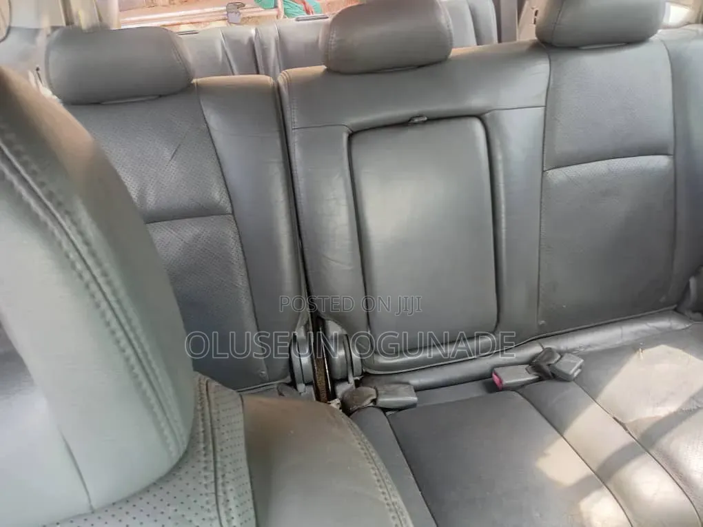 Honda Pilot 2004 Gold
