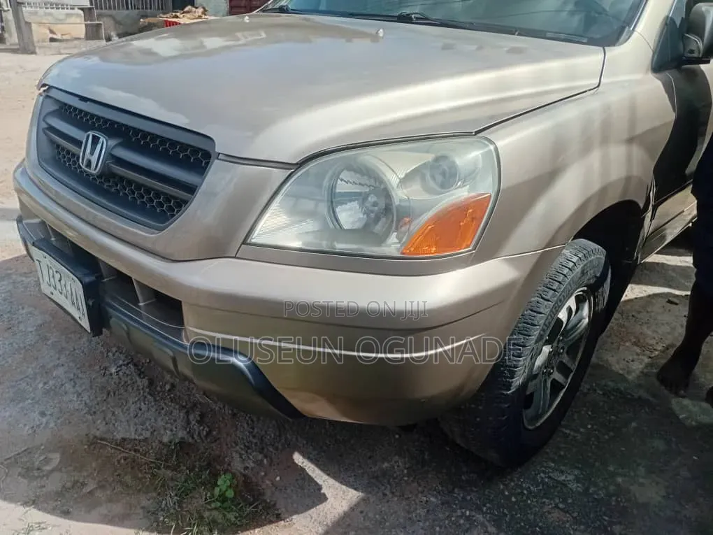Honda Pilot 2004 Gold