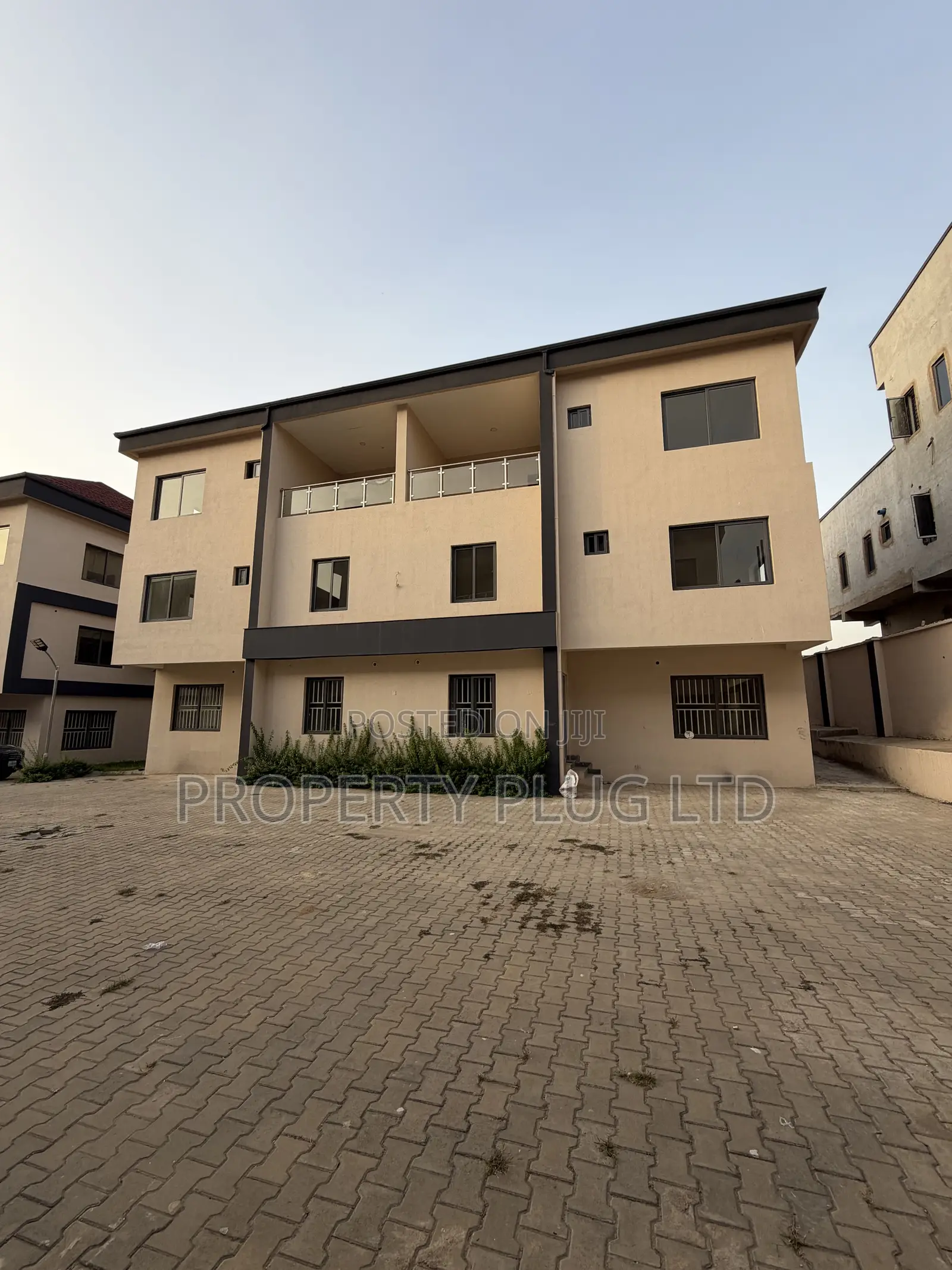 5bdrm Townhouse/Terrace in Mabushi for sale