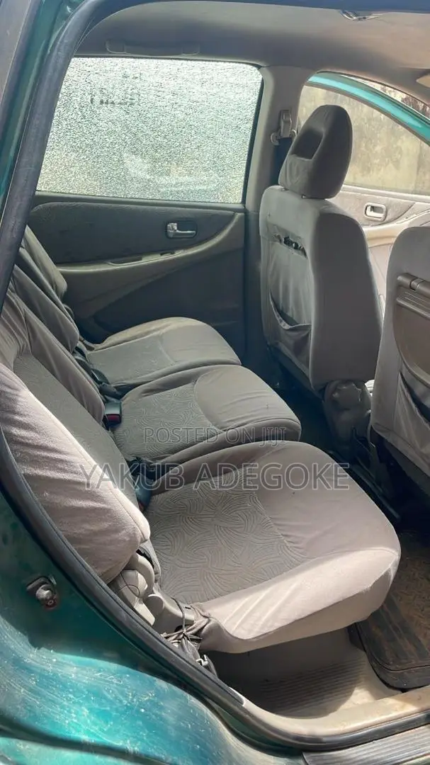 Nissan Almera 2005 Green