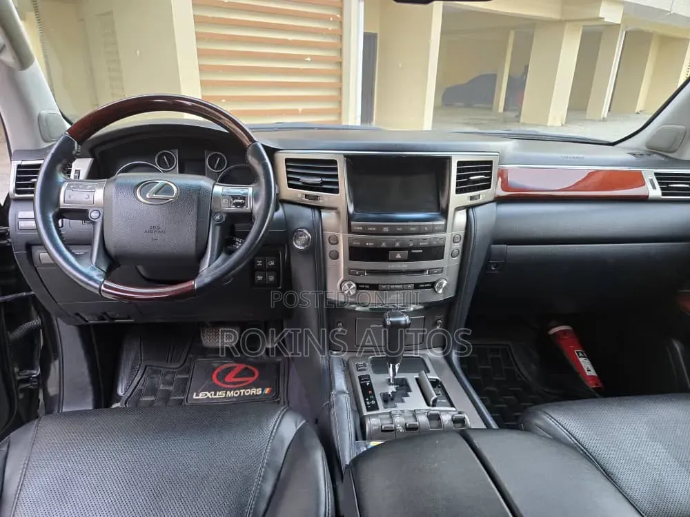 Lexus LX 570 (5 seats) AWD 2015 Black