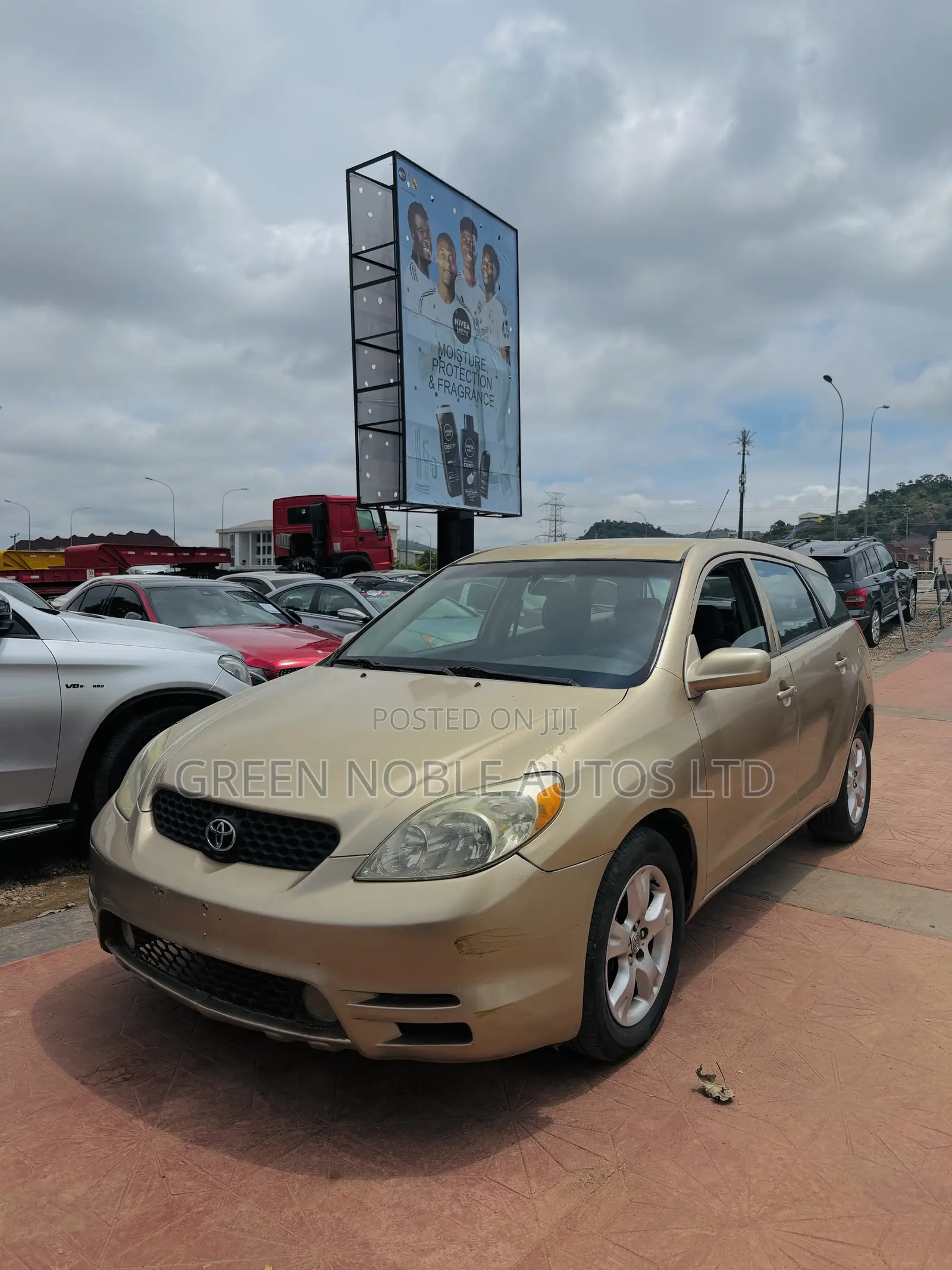 Toyota Matrix 2004 Gold