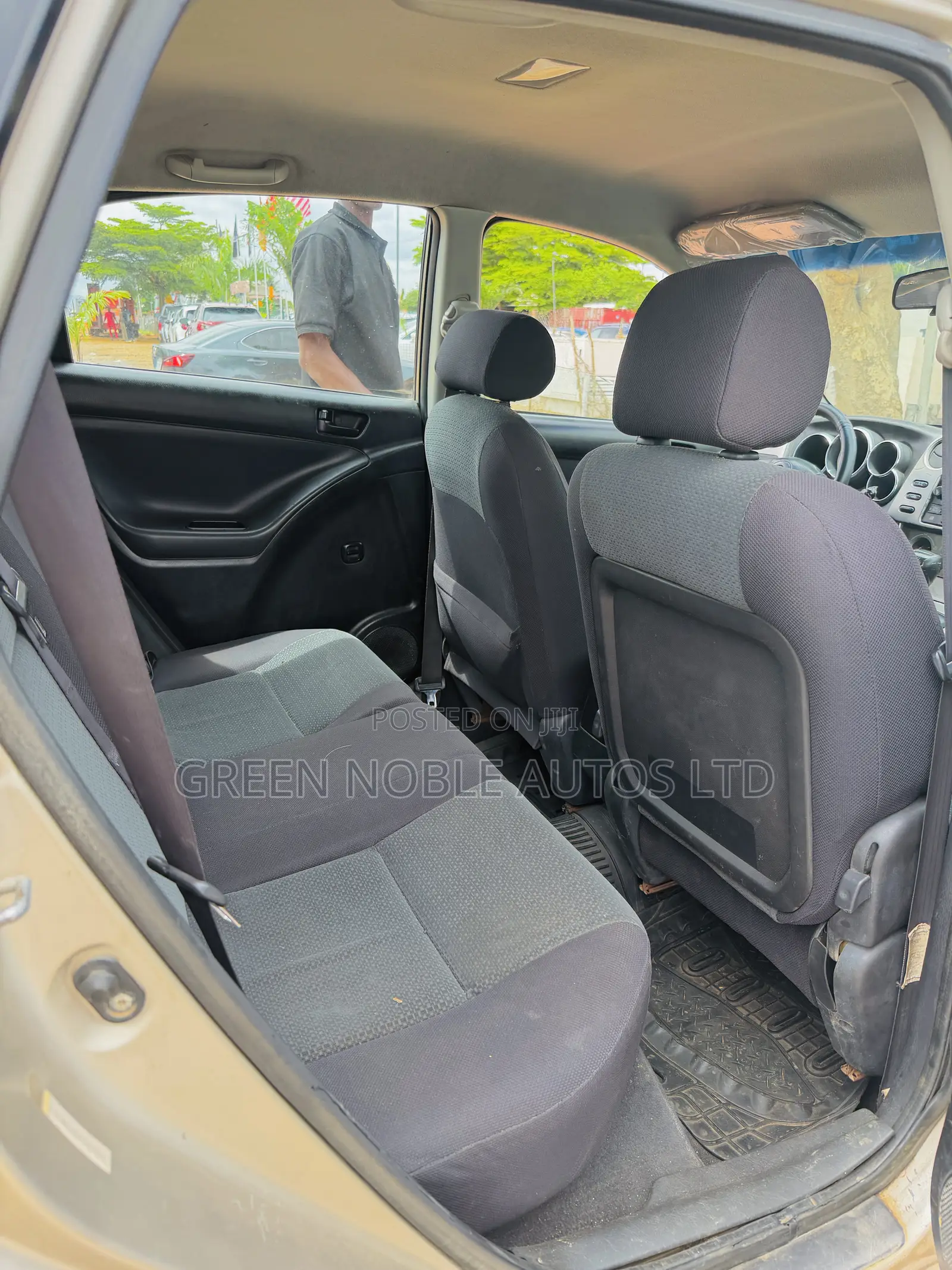 Toyota Matrix 2004 Gold