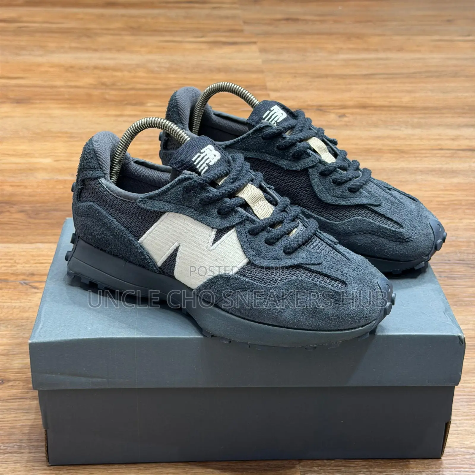 New Balance 327