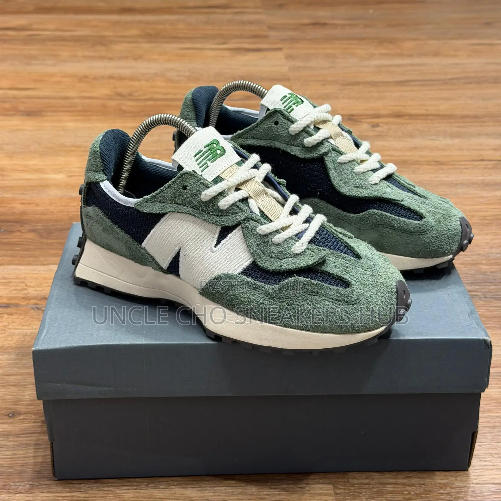 New Balance 327