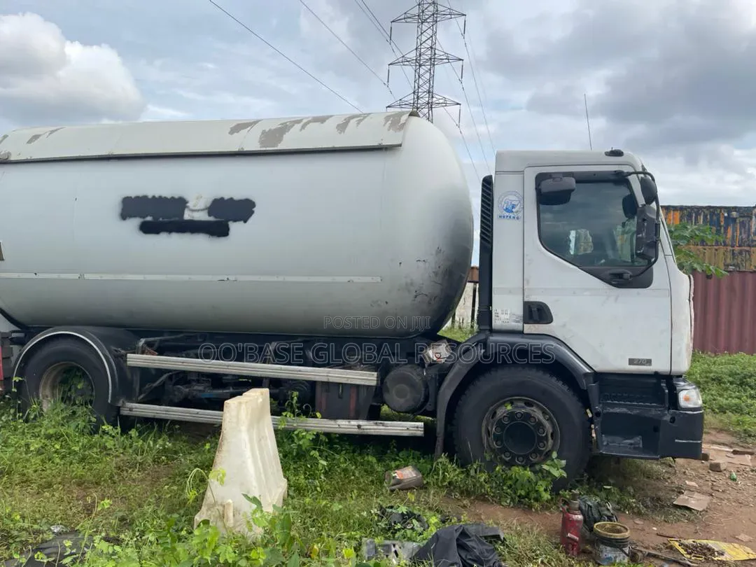 Reg. 10tonnes Renault LPG Bobtail