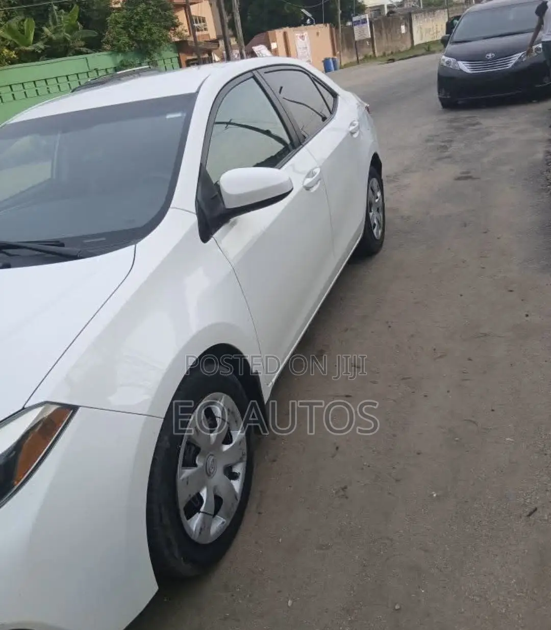 Toyota Corolla LE 4dr Sedan (1.8L 4cyl CVT) 2014 White
