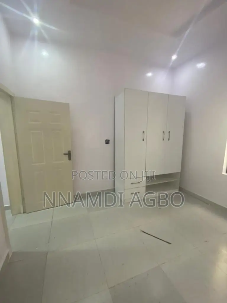 4bdrm Duplex in Agungi for rent