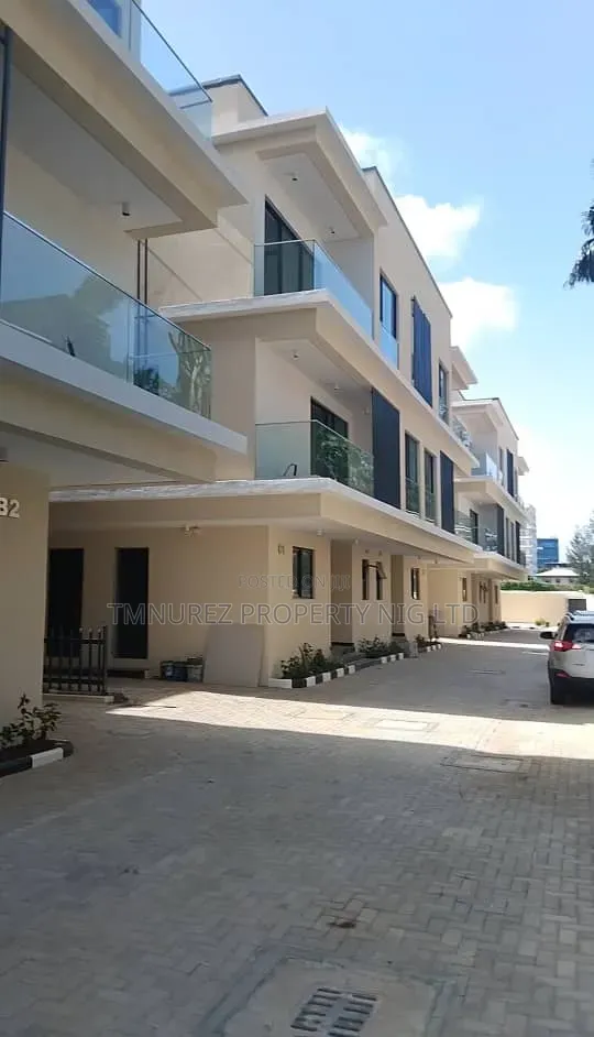 5bdrm Duplex in Lekki Phase 1 for rent