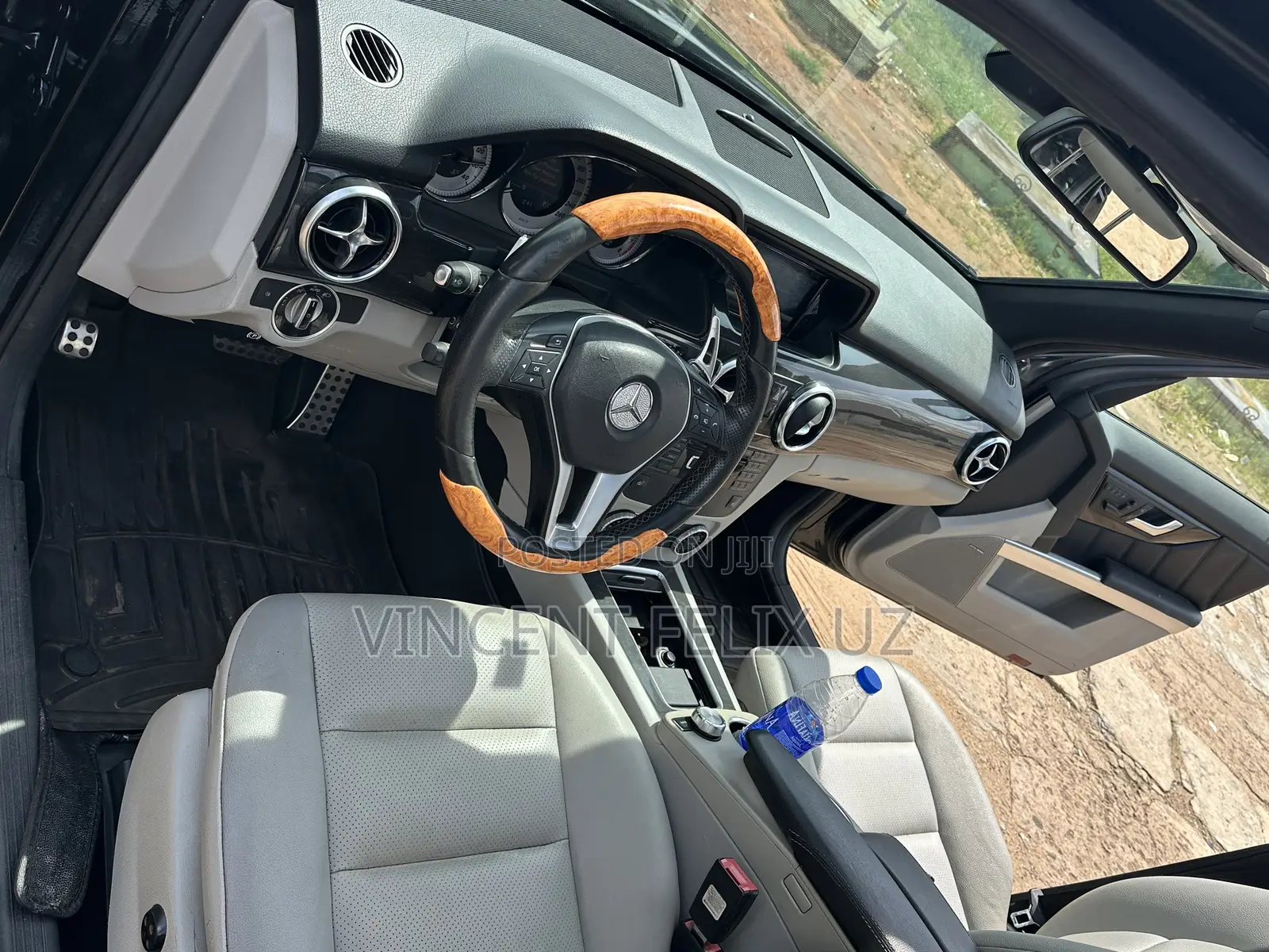 Mercedes-Benz GLK-Class Base GLK 350 4dr AWD 4MATIC (3.5L 6cyl 7A) 2015