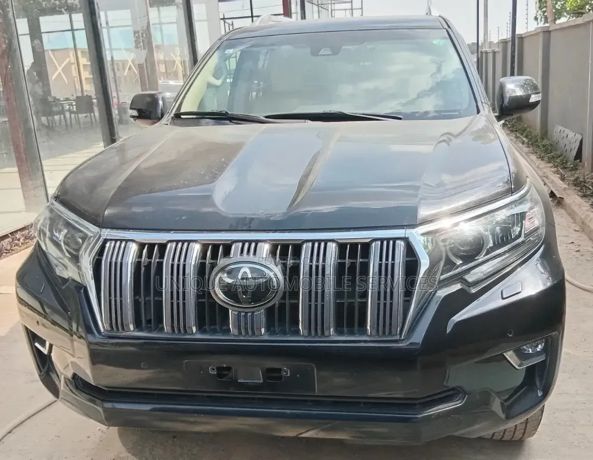 Toyota Land Cruiser Prado 2.7 2023 Black