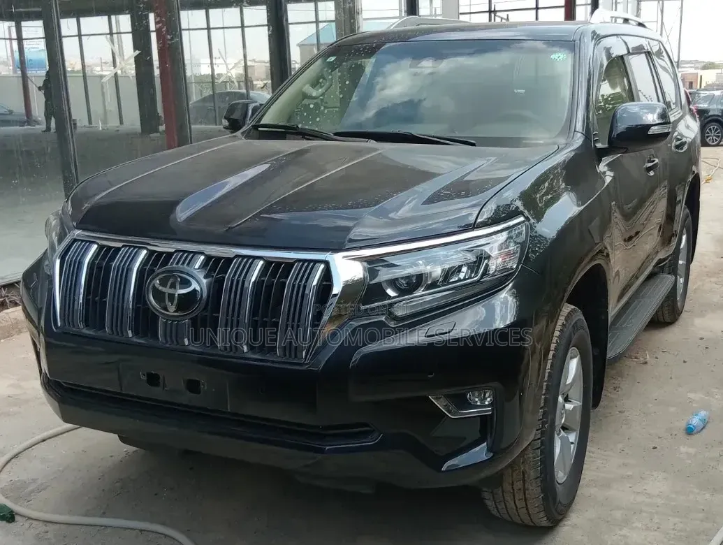 Toyota Land Cruiser Prado 2.7 2023 Black