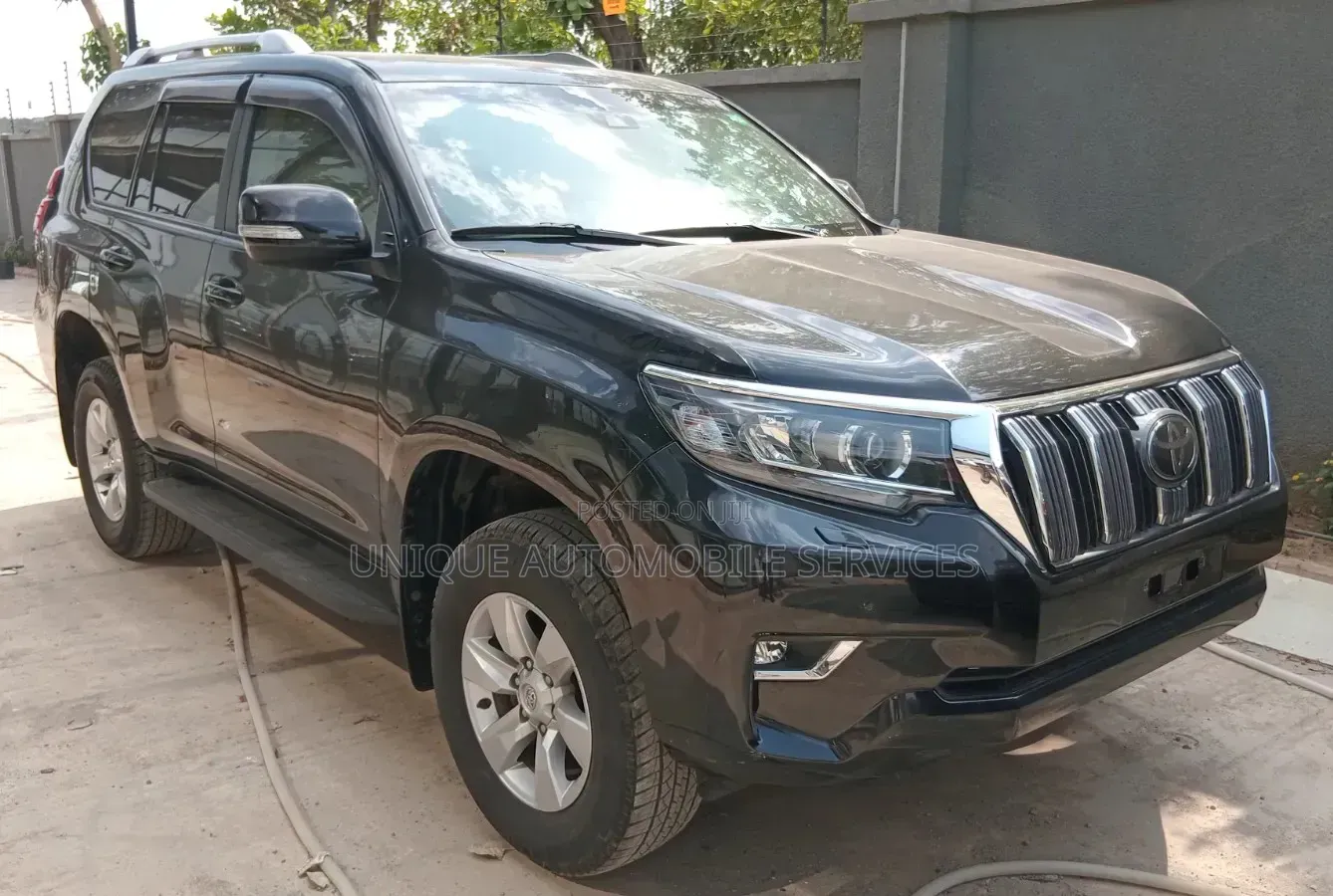 Toyota Land Cruiser Prado 2.7 2023 Black