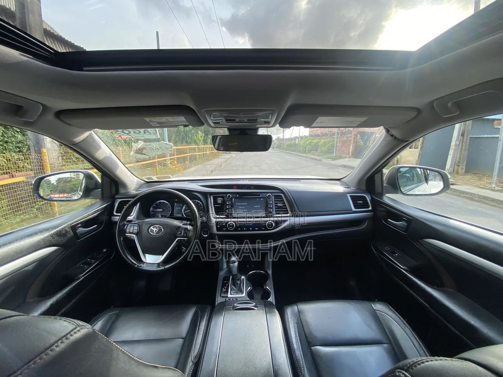 Toyota Highlander XLE 4x2 V6 (3.5L 6cyl 8A) 2017 White