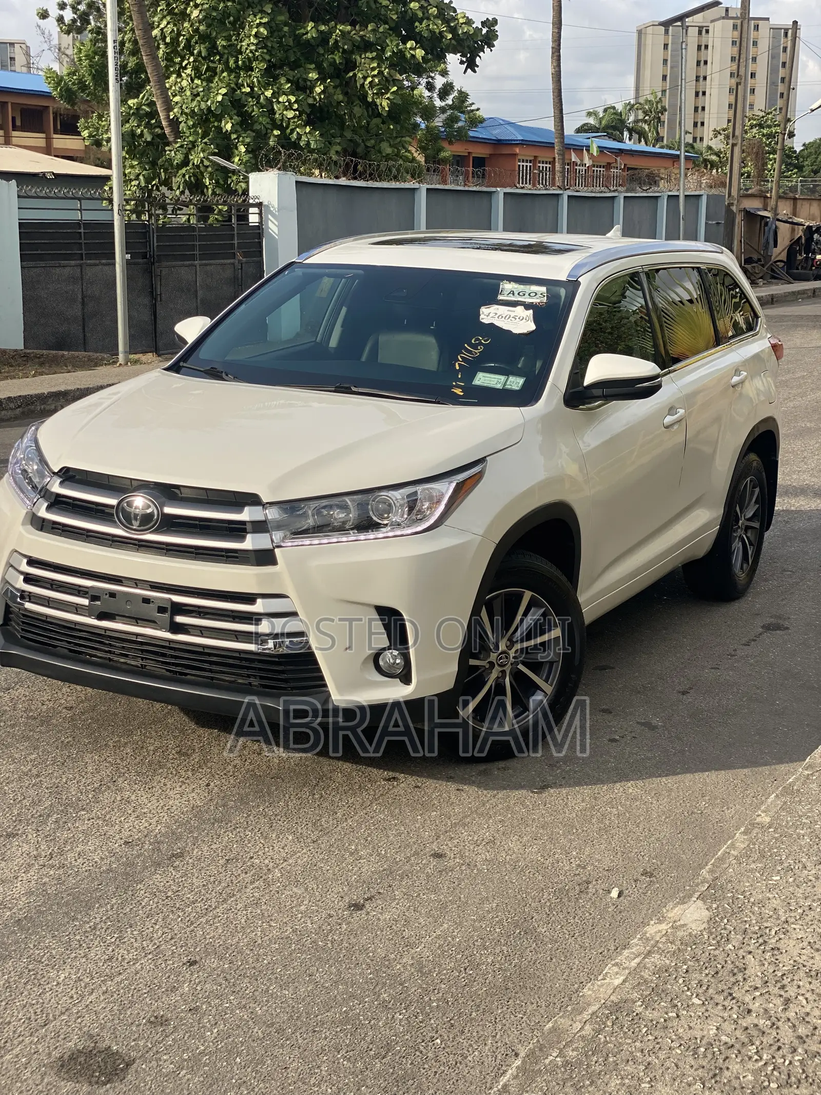 Toyota Highlander XLE 4x2 V6 (3.5L 6cyl 8A) 2017 White