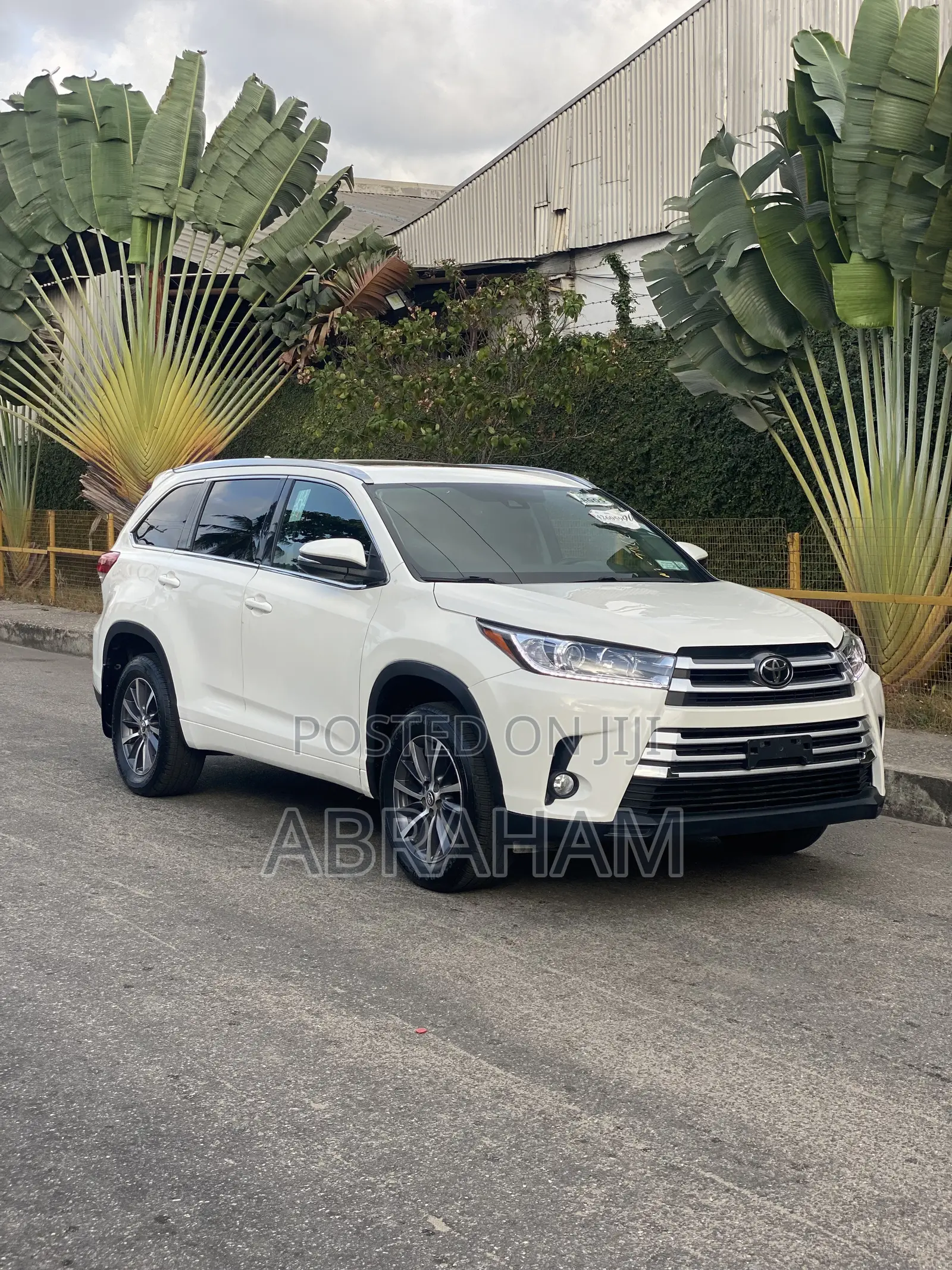 Toyota Highlander XLE 4x2 V6 (3.5L 6cyl 8A) 2017 White